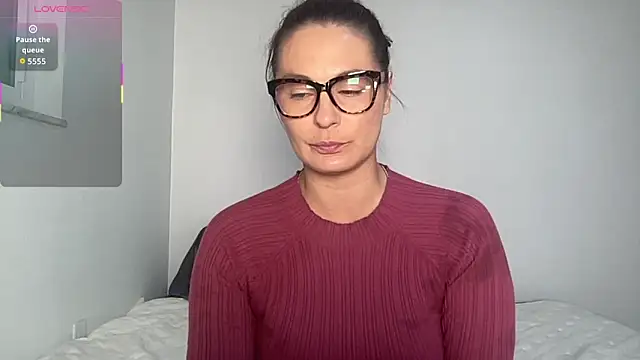 Snapshot of Mandyrheaa chatting on December 19, 12:17 am Mandyrheaa online show from December 19, 12:17 am