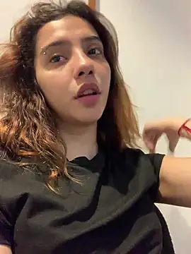Snapshot of MiaaCute- chatting on April 28, 10:15 pm MiaaCute- online show from April 28, 10:15 pm