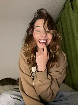 Snapshot of MiaaCute- chatting on May 19, 11:00 pm MiaaCute- online show from May 19, 11:00 pm