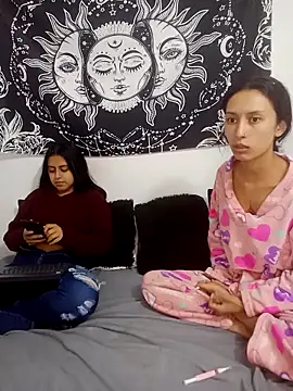 emily n abby online show from March 28, 1:54 pm