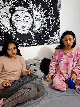 emily n abby online show from June 30, 1:45 pm