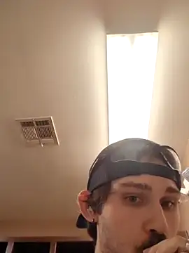 Snapshot of countrybannanaman chatting on December 19, 12:06 am countrybannanaman online show from December 19, 12:06 am