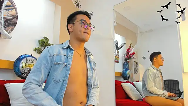 Snapshot of JohnBelRose chatting on October 22, 5:56 pm JohnBelRose online show from October 22, 5:56 pm