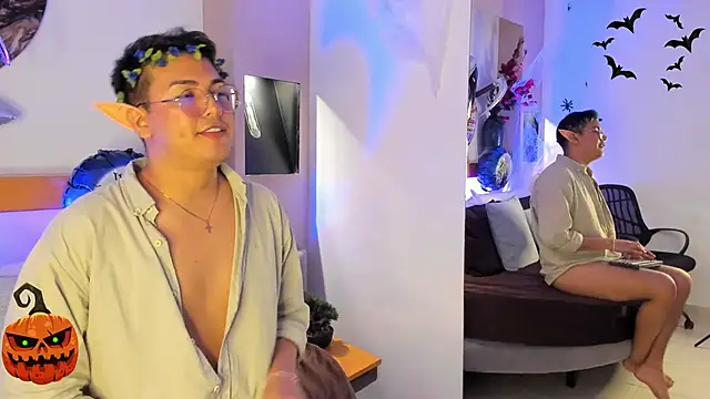 Snapshot of JohnBelRose chatting on October 28, 7:27 pm JohnBelRose online show from October 28, 7:27 pm