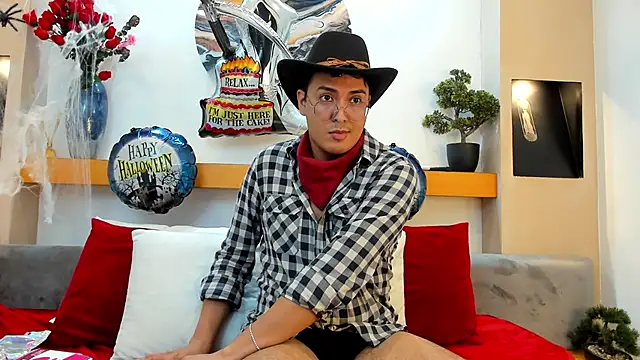 Snapshot of JohnBelRose chatting on October 29, 7:59 pm JohnBelRose online show from October 29, 7:59 pm