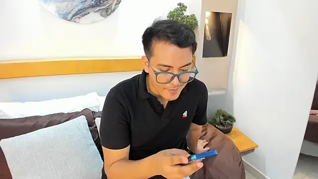 Snapshot of JohnBelRose chatting on November 22, 8:08 pm JohnBelRose online show from November 22, 8:08 pm