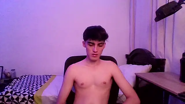 WarrenBlushfire online show from October 25, 7:38 am