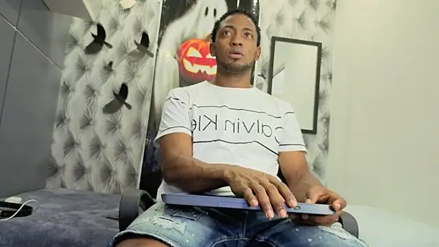 Snapshot of Stevenbrand chatting on October 24, 6:59 pm Stevenbrand online show from October 24, 6:59 pm