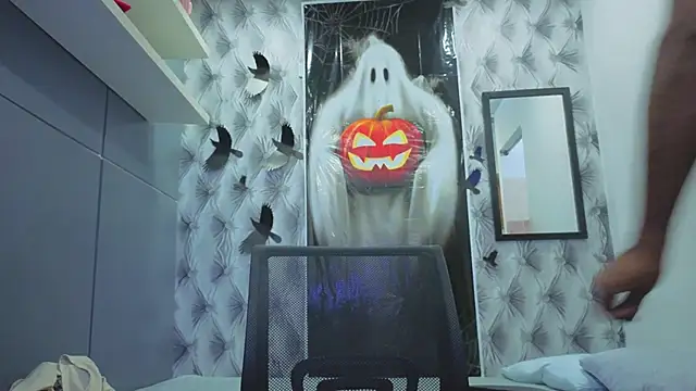 Snapshot of Stevenbrand chatting on October 31, 7:59 pm Stevenbrand online show from October 31, 7:59 pm