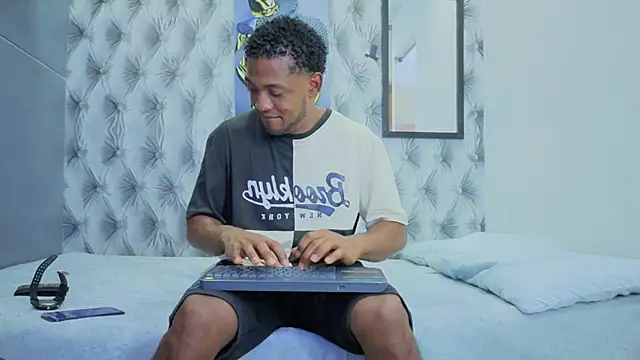 Snapshot of Stevenbrand chatting on November 11, 6:41 pm Stevenbrand online show from November 11, 6:41 pm