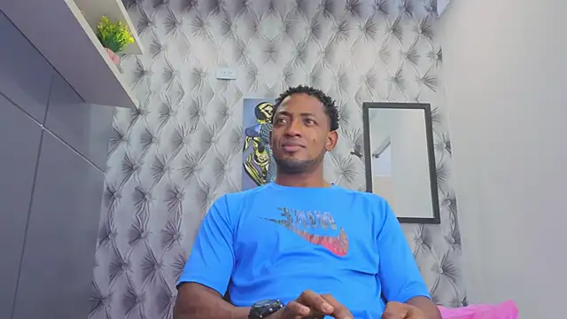 Snapshot of Stevenbrand chatting on November 12, 8:19 pm Stevenbrand online show from November 12, 8:19 pm