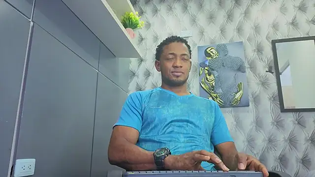 Snapshot of Stevenbrand chatting on November 15, 7:10 pm Stevenbrand online show from November 15, 7:10 pm