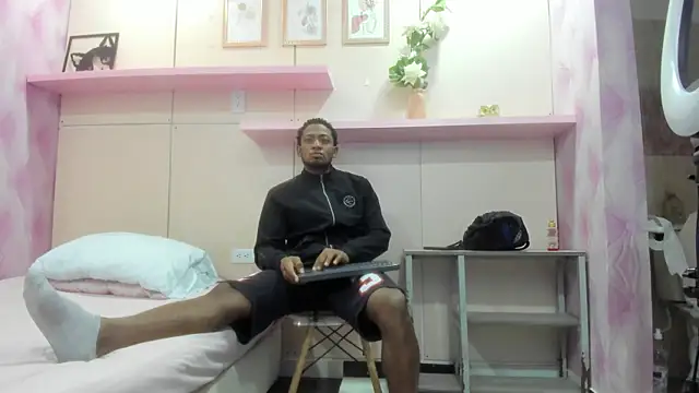 Snapshot of Stevenbrand chatting on November 20, 11:10 am Stevenbrand online show from November 20, 11:10 am