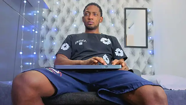 Snapshot of Stevenbrand chatting on November 27, 7:16 pm Stevenbrand online show from November 27, 7:16 pm