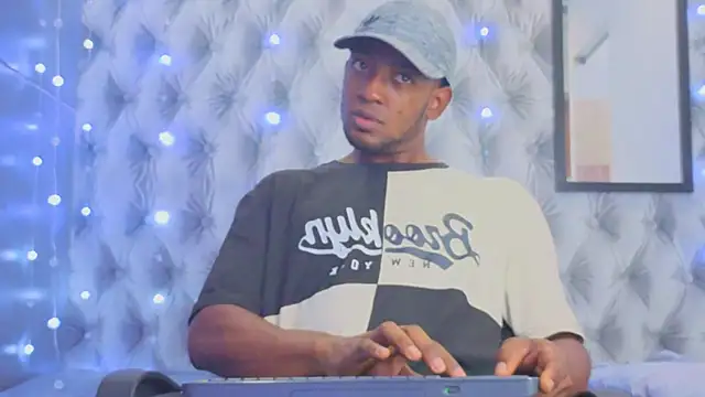 Snapshot of Stevenbrand chatting on November 28, 6:43 pm Stevenbrand online show from November 28, 6:43 pm