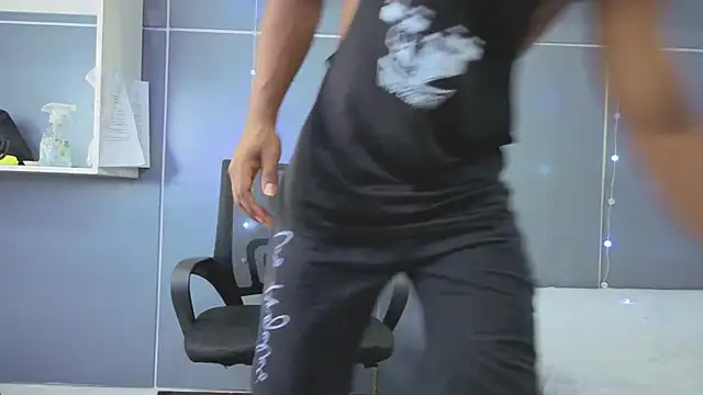 Snapshot of Stevenbrand chatting on December 3, 7:12 pm Stevenbrand online show from December 3, 7:12 pm