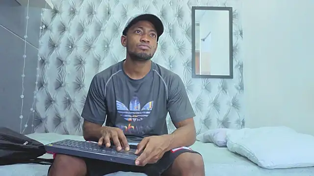 Snapshot of Stevenbrand chatting on December 4, 6:49 pm Stevenbrand online show from December 4, 6:49 pm