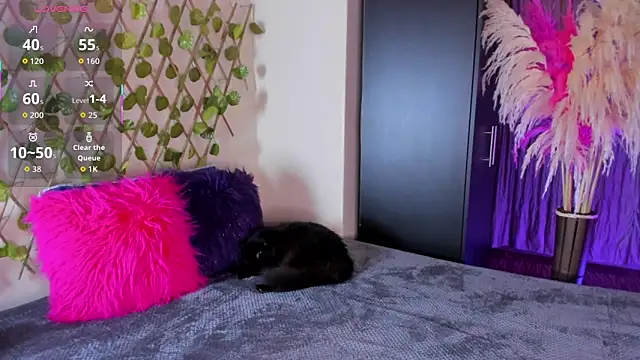 Snapshot of maddysonn_222 chatting on November 21, 9:13 pm maddysonn 222 online show from November 21, 9:13 pm