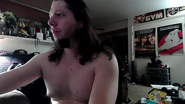 biggerisbetter12 online show from October 26, 9:26 am