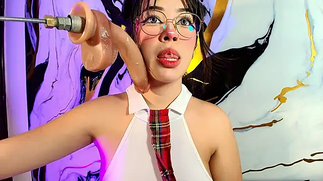 Snapshot of sophiie18 chatting on March 17, 12:08 pm sophiie18 online show from March 17, 12:08 pm
