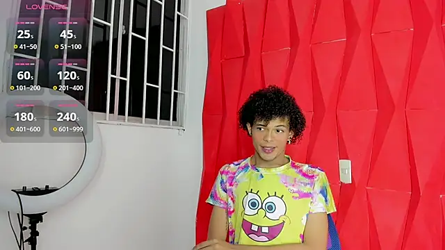 Snapshot of chloe_king chatting on November 12, 11:47 pm chloe king online show from November 12, 11:47 pm