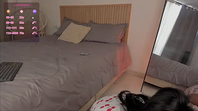 Little Emma 11 online show from February 11, 1:27 pm