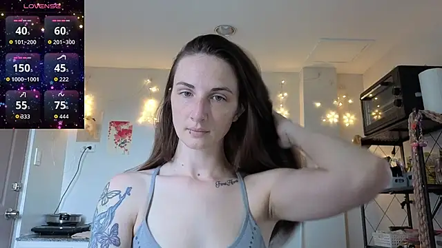 Snapshot of mistressaurora chatting on October 25, 8:11 am mistressaurora online show from October 25, 8:11 am