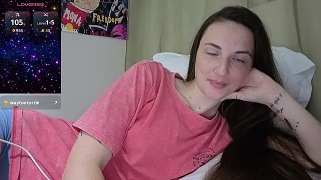 Snapshot of mistressaurora chatting on November 29, 8:17 am mistressaurora online show from November 29, 8:17 am