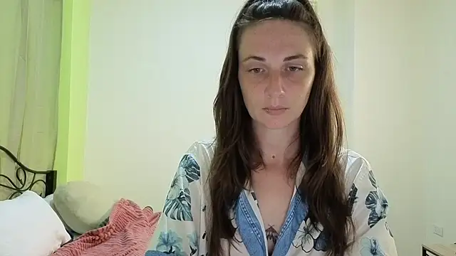 Snapshot of mistressaurora chatting on June 12, 7:40 am mistressaurora online show from June 12, 7:40 am