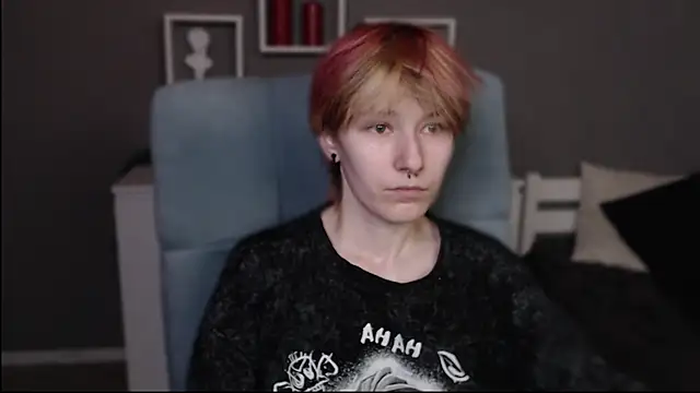 guitarandangell online show from April 17, 7:33 am