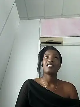 Snapshot of AfricanBarbiee69 chatting on July 25, 10:24 am AfricanBarbiee69 online show from July 25, 10:24 am