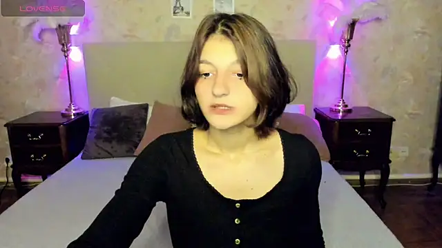 Snapshot of A_Skyy chatting on November 6, 8:43 pm A Skyy online show from November 6, 8:43 pm