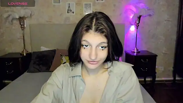 Snapshot of A_Skyy chatting on November 7, 8:31 pm A Skyy online show from November 7, 8:31 pm