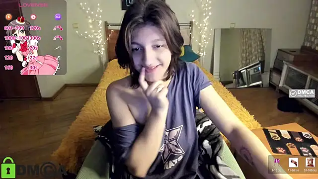 A Skyy online show from March 26, 9:20 pm