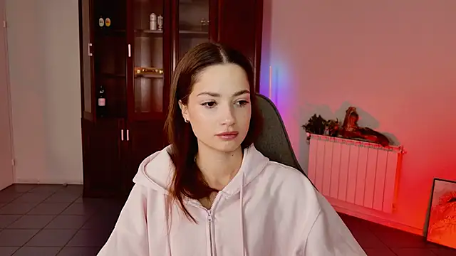 Snapshot of KiraVair chatting on December 19, 10:11 am KiraVair online show from December 19, 10:11 am