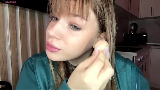 Snapshot of Babymoney_2007 chatting on January 18, 9:18 pm Babymoney 2007 online show from January 18, 9:18 pm