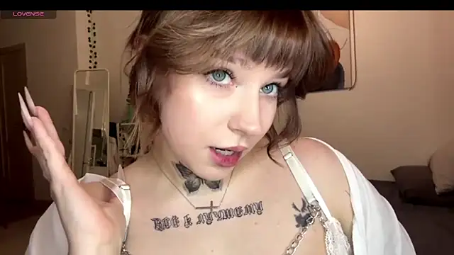 Snapshot of Babymoney_2007 chatting on February 12, 8:48 pm Babymoney 2007 online show from February 12, 8:48 pm