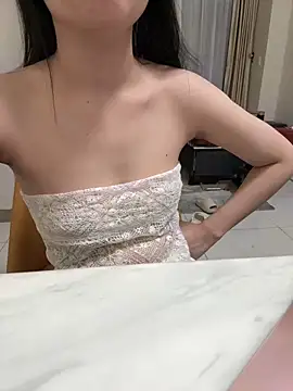 Minhee22 online show from November 8, 5:45 pm