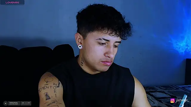 Snapshot of jhon_mendoza_ chatting on November 6, 6:31 pm jhon mendoza online show from November 6, 6:31 pm