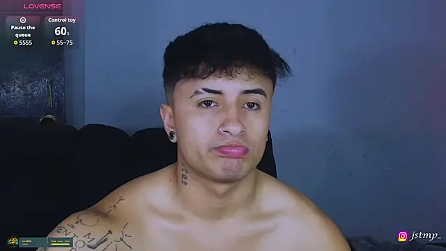 Snapshot of jhon_mendoza_ chatting on November 9, 7:23 pm jhon mendoza online show from November 9, 7:23 pm