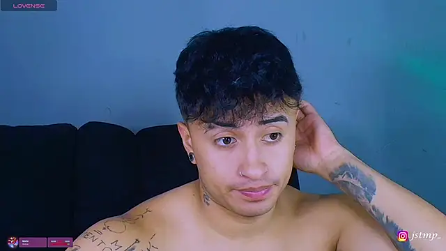 Snapshot of jhon_mendoza_ chatting on November 10, 6:29 pm jhon mendoza online show from November 10, 6:29 pm