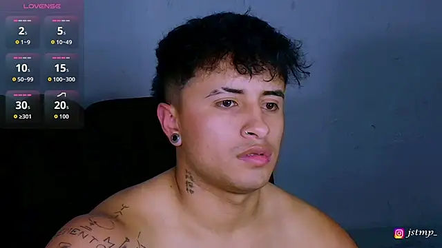 Snapshot of jhon_mendoza_ chatting on November 13, 6:01 am jhon mendoza online show from November 13, 6:01 am