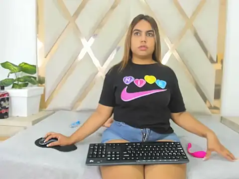 valentinaasm online show from March 31, 12:49 pm