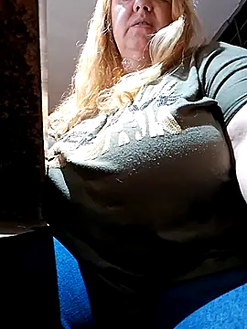 Snapshot of JennyInVegas chatting on December 5, 4:36 pm JennyInVegas online show from December 5, 4:36 pm