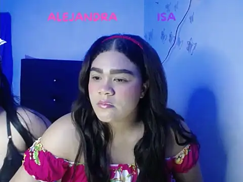 Snapshot of 2moons_full_of_love chatting on November 16, 11:21 pm 2moons full of love online show from November 16, 11:21 pm