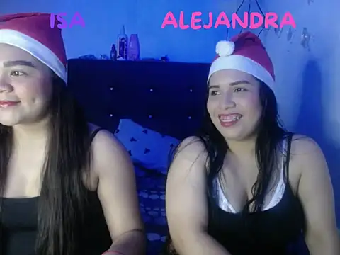 Snapshot of 2moons_full_of_love chatting on December 2, 1:55 am 2moons full of love online show from December 2, 1:55 am