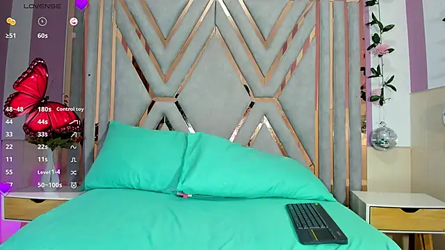 vanesaa mejia online show from December 3, 3:14 am