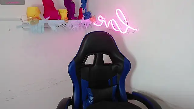 Snapshot of littlee_red chatting on November 17, 8:14 pm littlee red online show from November 17, 8:14 pm