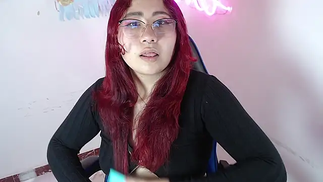 Snapshot of littlee_red chatting on December 13, 8:25 pm littlee red online show from December 13, 8:25 pm