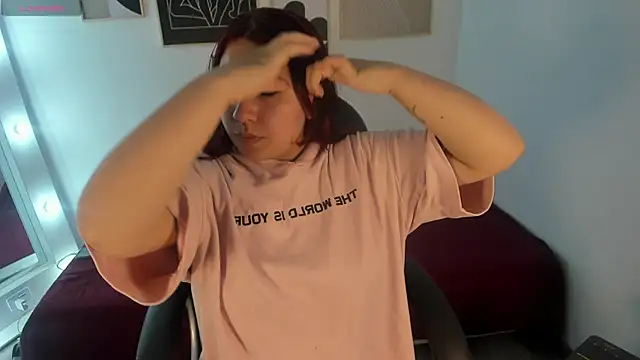 littlee red online show from January 8, 9:06 pm